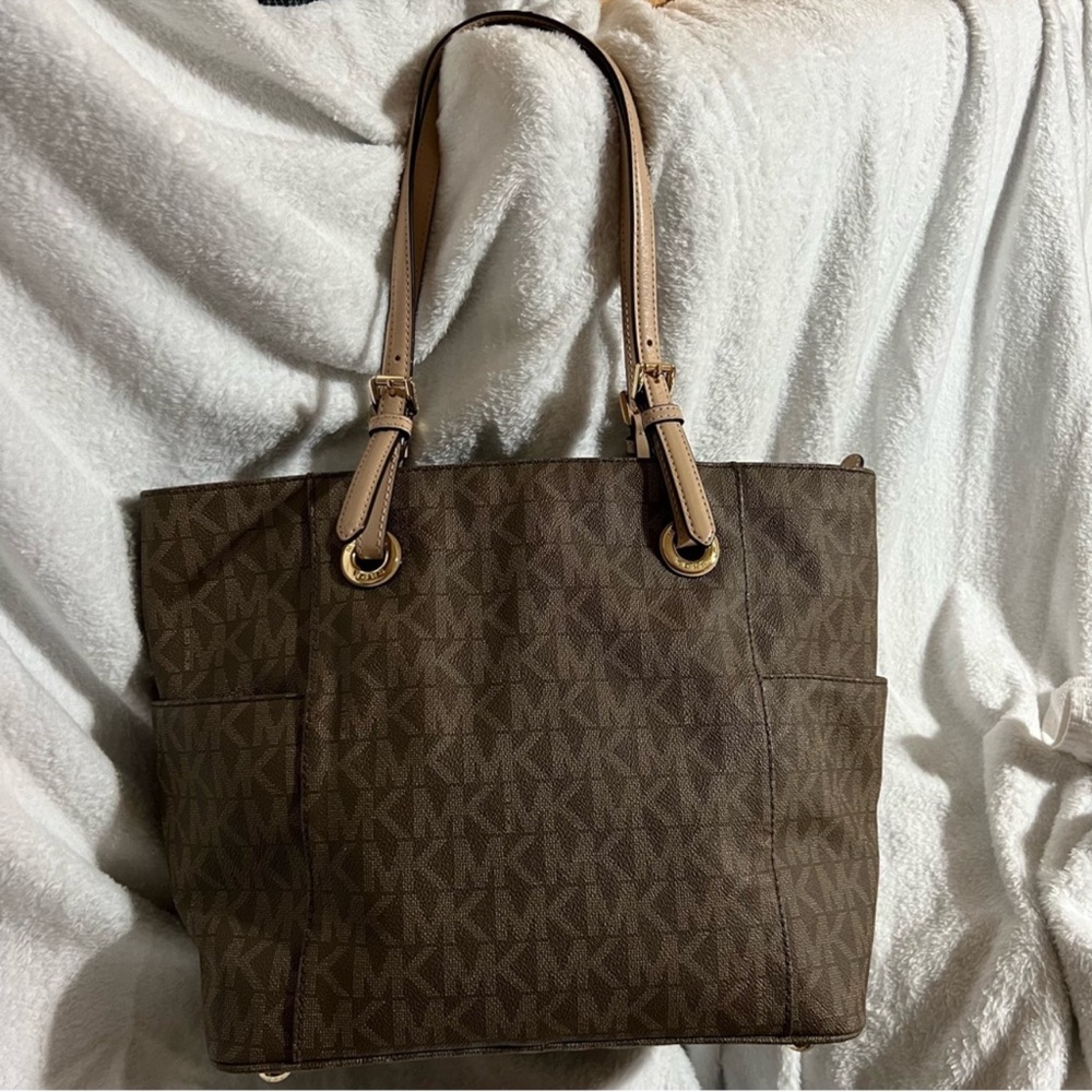 Michael Kors Jet Set Logo Tote Mocha - Picture 2 of 16